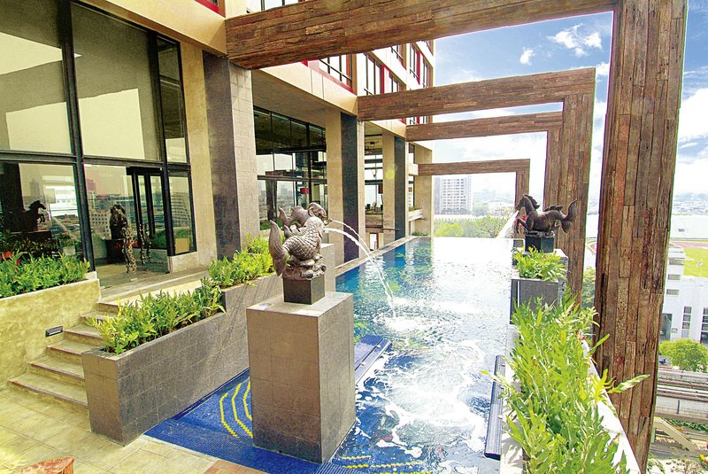 Siam @ Siam Design Hotel & Spa in Bangkok, Thailand – modernes Luxushotel mit einzigartigem Design, Pool auf dem Dach und Blick auf die Skyline, ideal für einen exklusiven Thailand Urlaub