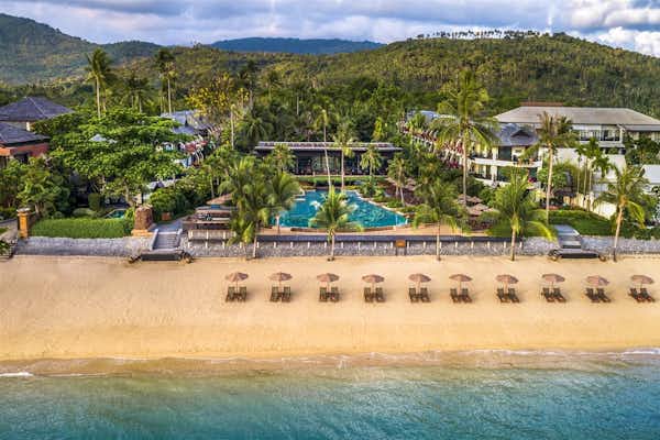Luxuriöses Anantara Bophut Resort & Spa auf Koh Samui, Thailand – tropische Gartenanlage, Poollandschaft und direkter Zugang zum weißen Sandstrand, ideal für einen exklusiven Thailand Urlaub