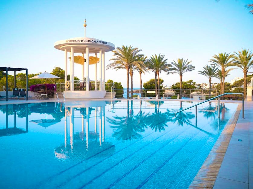 ROBINSON Club Cala Serena - Luxuriöses 4-Sterne Resort in exklusiver Buchtlage auf Mallorca mit Meerblick und Vollpension
