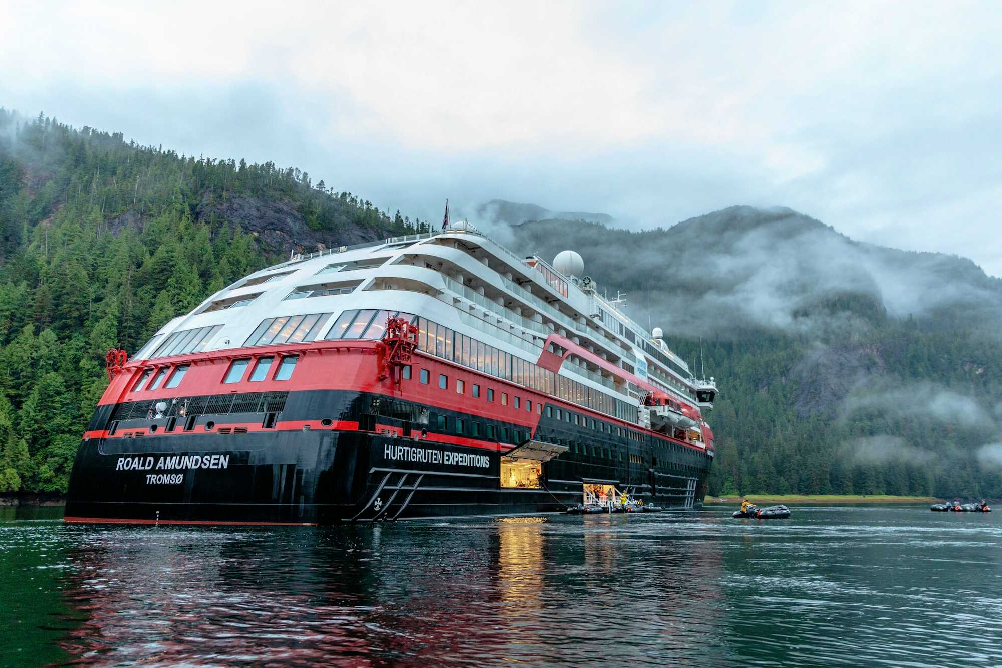 Expeditionskreuzfahrt mit Hurtigruten Expeditions in Alaska - Misty Fjords Nationalpark