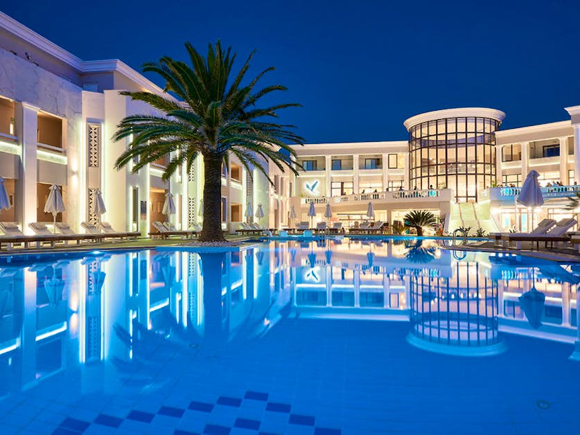 Mythos Palace, Griechenland