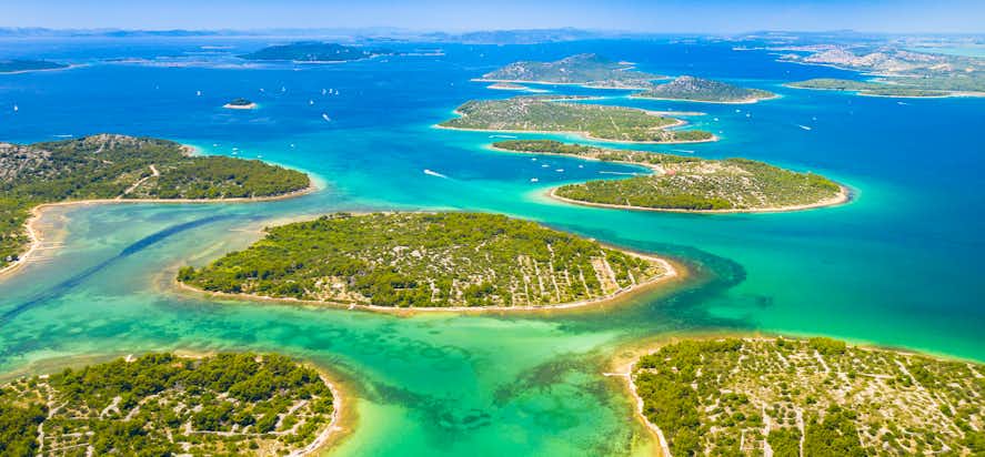 GetYourGuide – Kroatien (Dalmatien): kristallklares Meer, Inseln & Zlatni Rat Strand; Touren, Bootsausflüge & Aktivitäten jetzt buchen