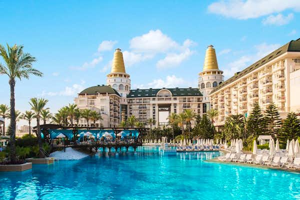 Delphin Diva Luxushotel mit 5 Sternen in Lara Beach Kundu mit Strand und Meerblick