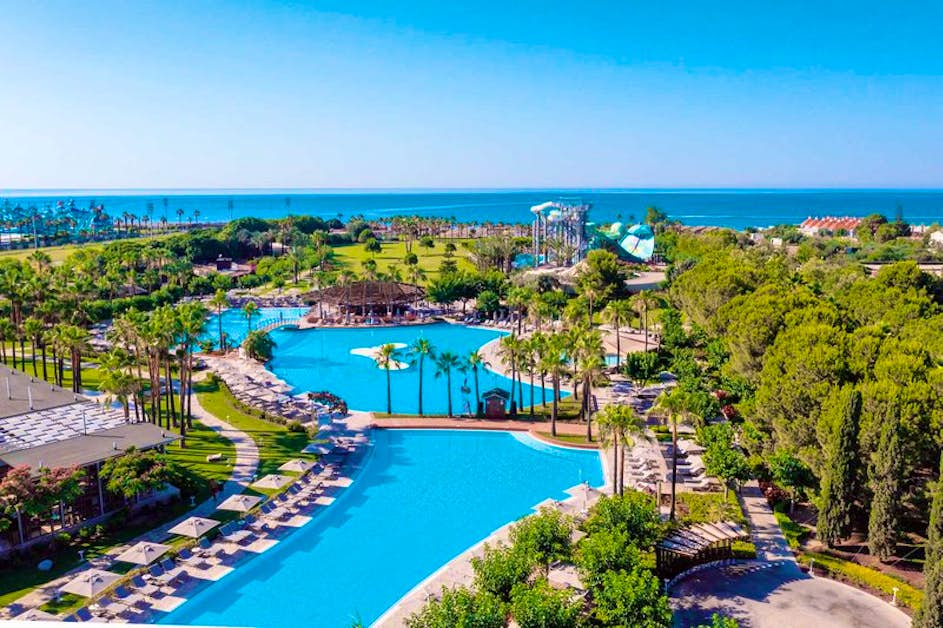 Luxuriöses 5-Sterne Lara Barut Collection Hotel am Strand von Lara Beach mit Pool und Meerblick