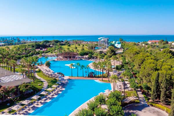 Luxuriöses 5-Sterne Lara Barut Collection Hotel am Strand von Lara Beach mit Pool und Meerblick