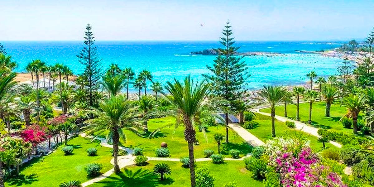 Nissi Beach Resort Hotel in Zypern – 4-Sterne Strandhotel mit Meerblick, Pool und All-Inclusive-Angebot