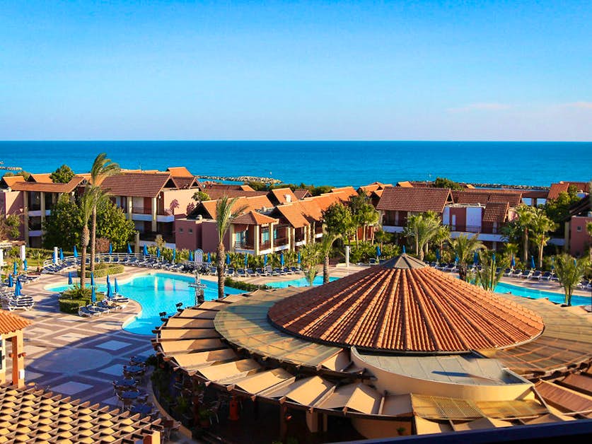 ROBINSON Cyprus Hotel in Alaminos, Zypern – 4-Sterne Resort am Meer mit Pool und Strandzugang