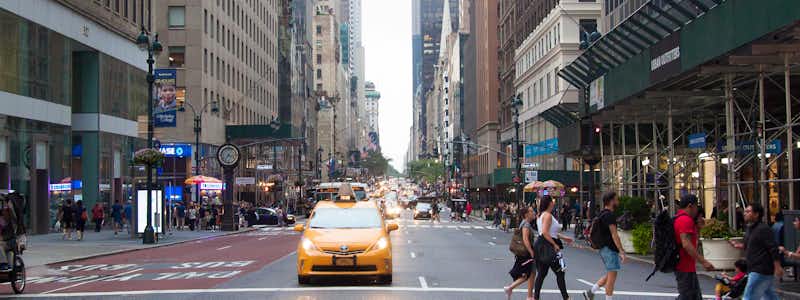 Bahnreise durch verschiedene Städte
